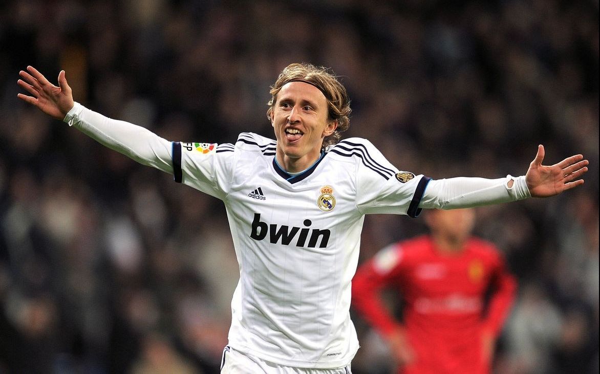 西媒热议亚马尔表现：昨晚真正的18岁新星是埃斯特旺